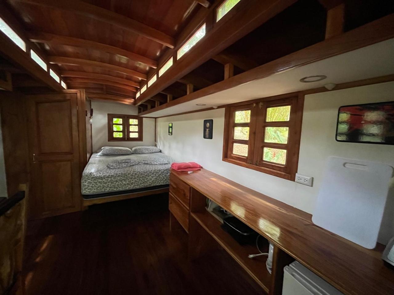 Gypsy Wagons Ξενοδοχείο Pavones  Εξωτερικό φωτογραφία